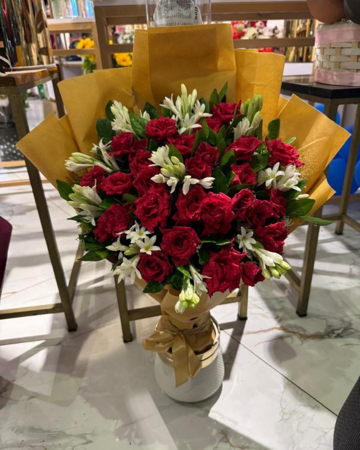 Luxury Red Rose Tuberose fresh flower bouquet by Phool Pattiyan Lahore